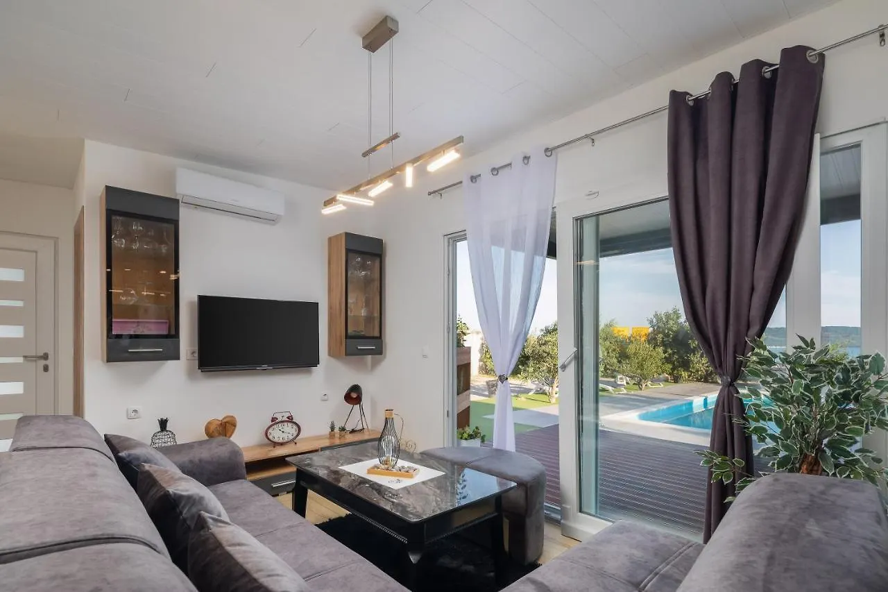 Private Holiday Resort Lumianni - 2 Houses Kastela Croatia